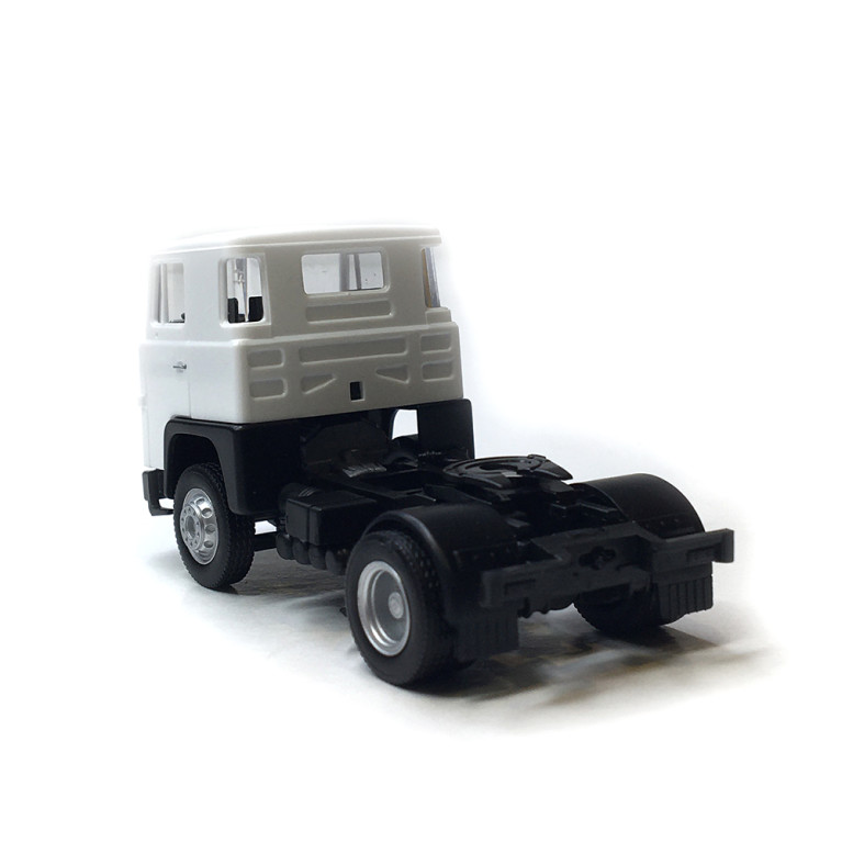 Tracteur Scania 141 2 essieux, blanc, 1977 - HERPA 318969-002 - HO 1/87