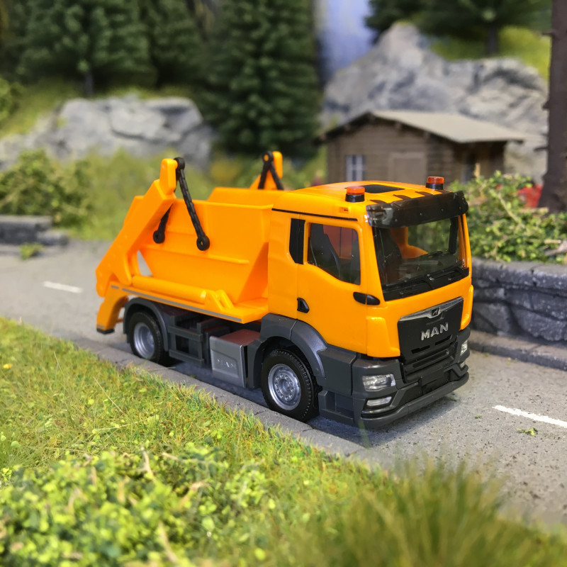 Chargeur à benne basculante MAN TGS NN AK12, orange - HERPA 319768 - HO 1/87