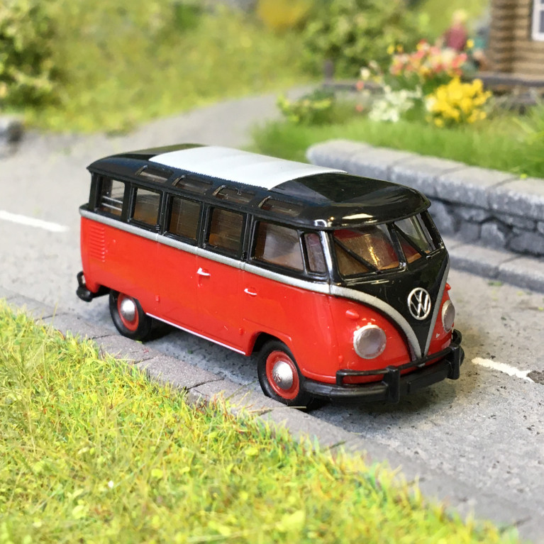 Volkswagen T1b Samba, noir et rouge, 1960 - Brekina 31852 - HO 1/87