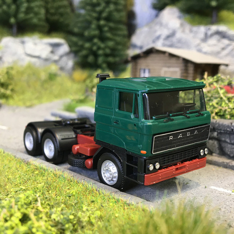 Tracteur rigide RABA, 3 essieux (6x4), vert mousse - HERPA 317399-002 - HO 1/87