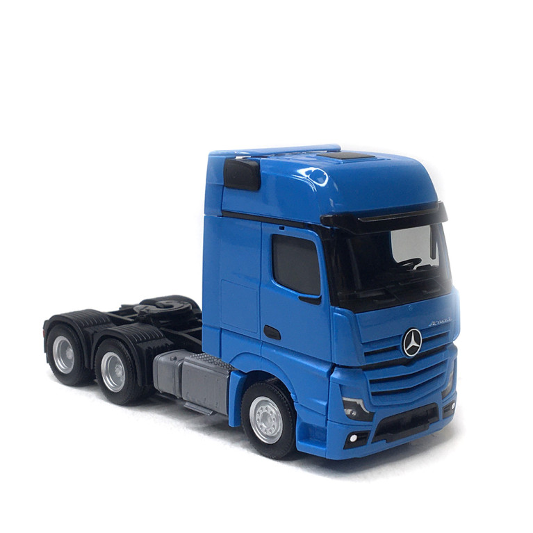 Tracteur porteur Mercedes Benz Actros L Gigaspace, 3 essieux, bleu clair - HERPA 317917-002 - HO 1/87