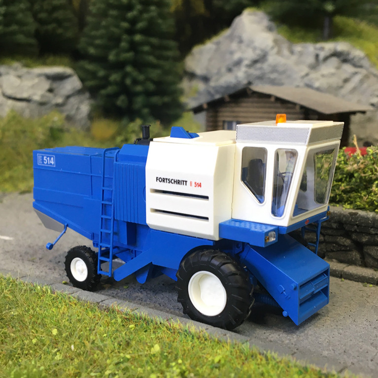 Moissoneuse-batteuse, Fortschritt E514, bleu/blanc - BUSCH 40183 - HO 1/87