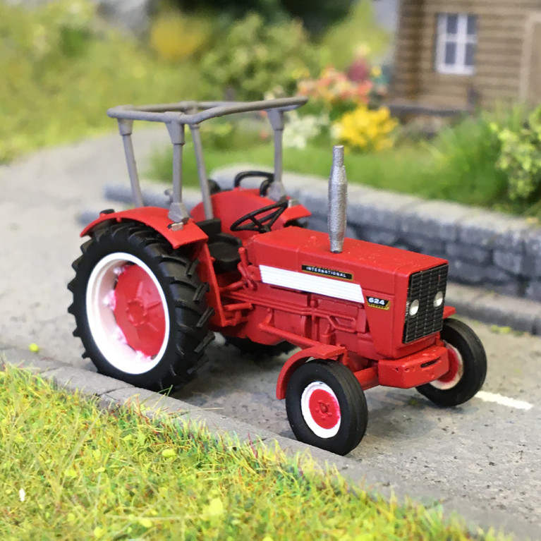 Tracteur Mc-Cormick INTERNATIONAL HI 624 avec arceau de sécurité - REE CB178 - HO 1/87