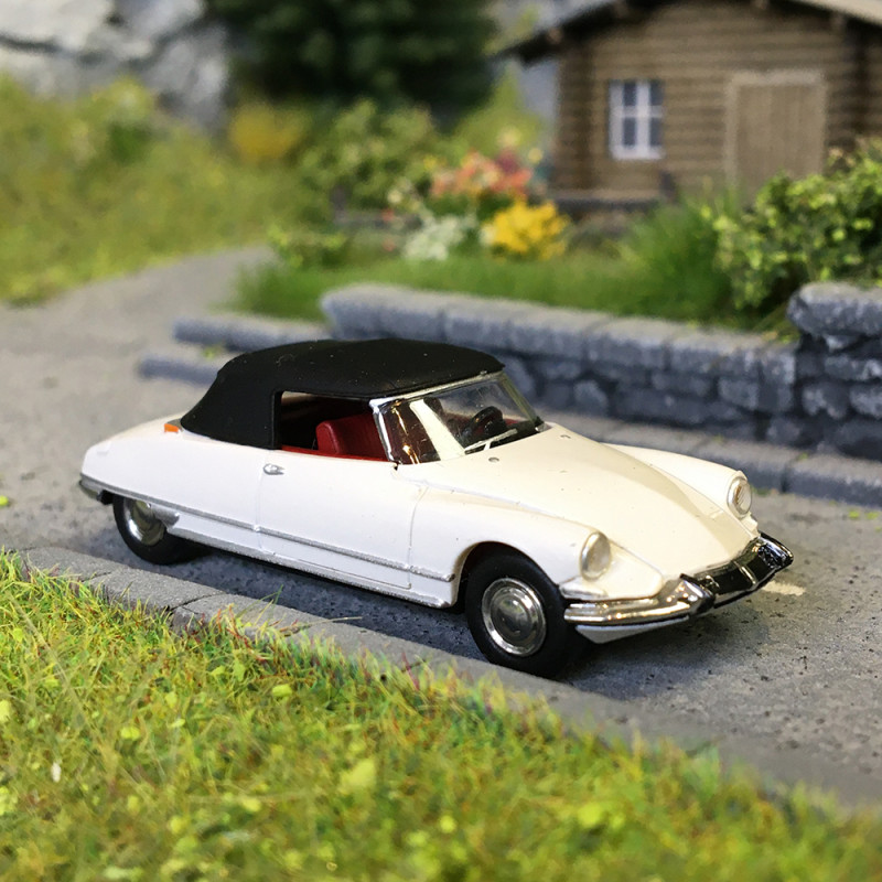 Citroën DS 19 cabriolet fermée, blanc, 1963 - SAI 7810 - HO 1/87