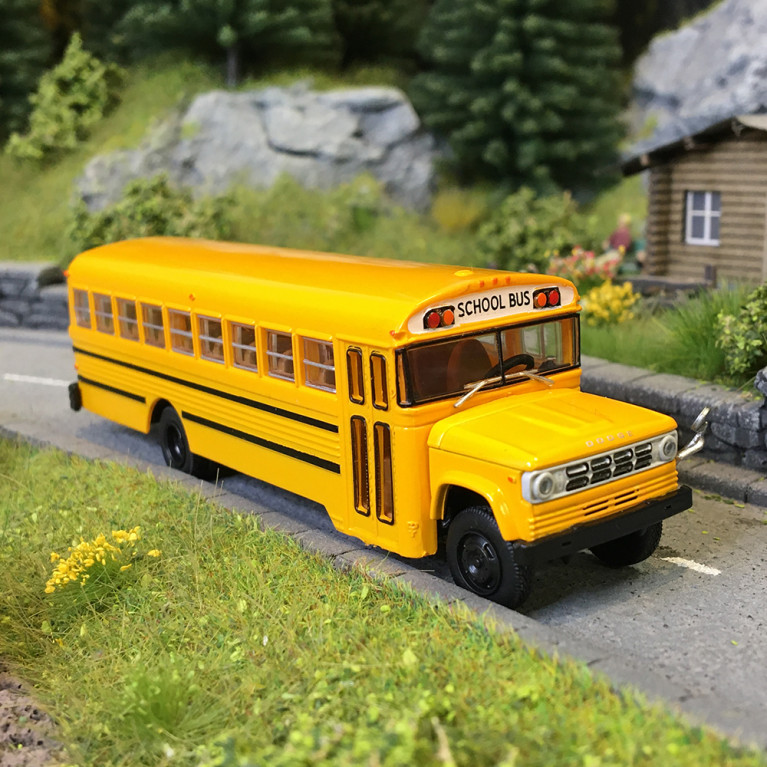Dodge S 600, Schoolbus, 1970 - BREKINA 61335 - HO 1/87