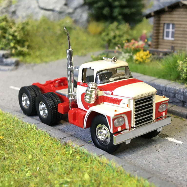Tracteur Dodge, LCF CT 900, blanc/rouge, 1960 - BREKINA 86300 - HO 1/87