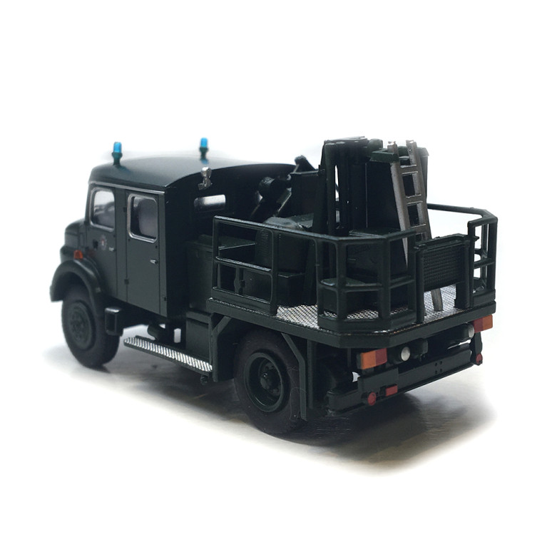 Véhicule léger à mât Mercedes LA 911, police de Hambourg, 1966 - BREKINA 47192 - HO 1/87