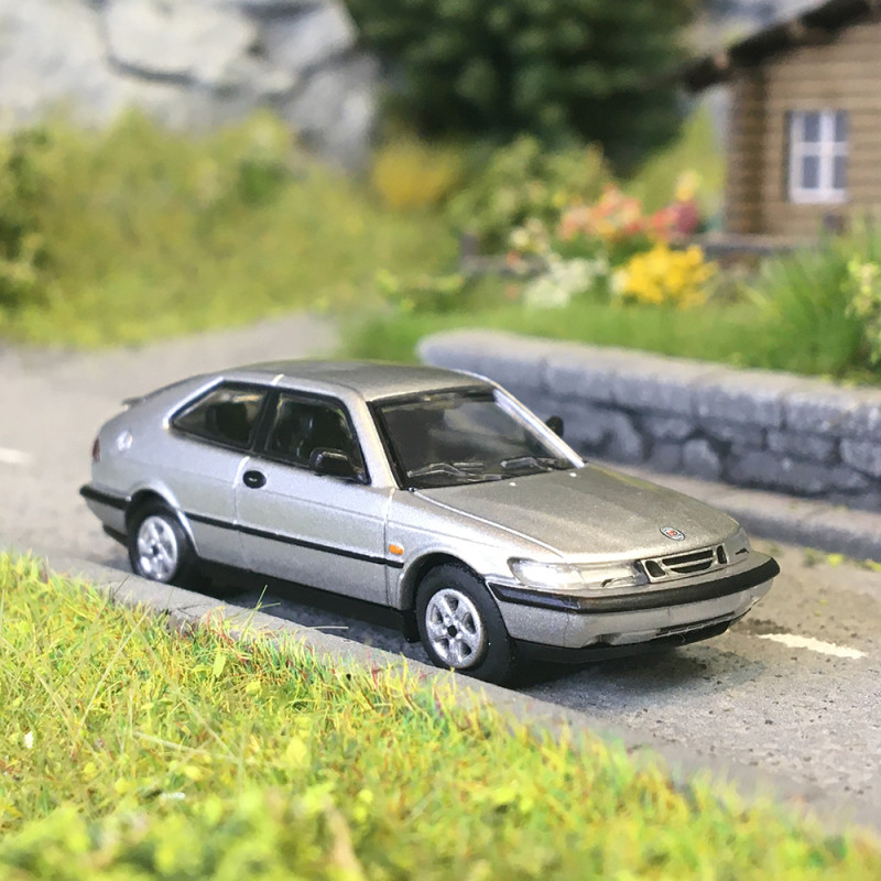 Saab 900, turbo 16S coupé, argent, 1995 - Minichamps 870170122 - 1/87