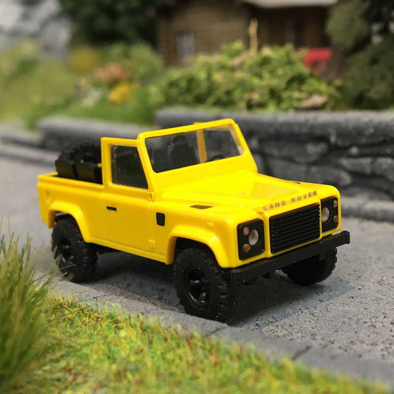 Land rover Defender 90, cabriolet ouvert, jaune - BUSCH 54392 - HO 1/87