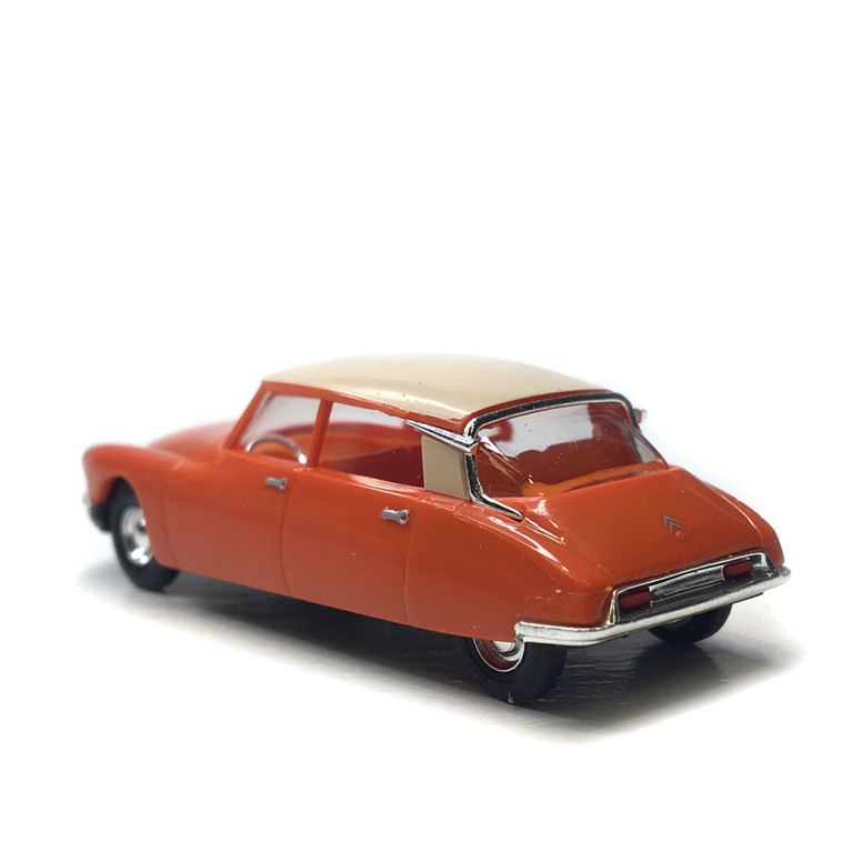 Citroën DS19, orange et crème - BUSCH 48019 - HO 1/87