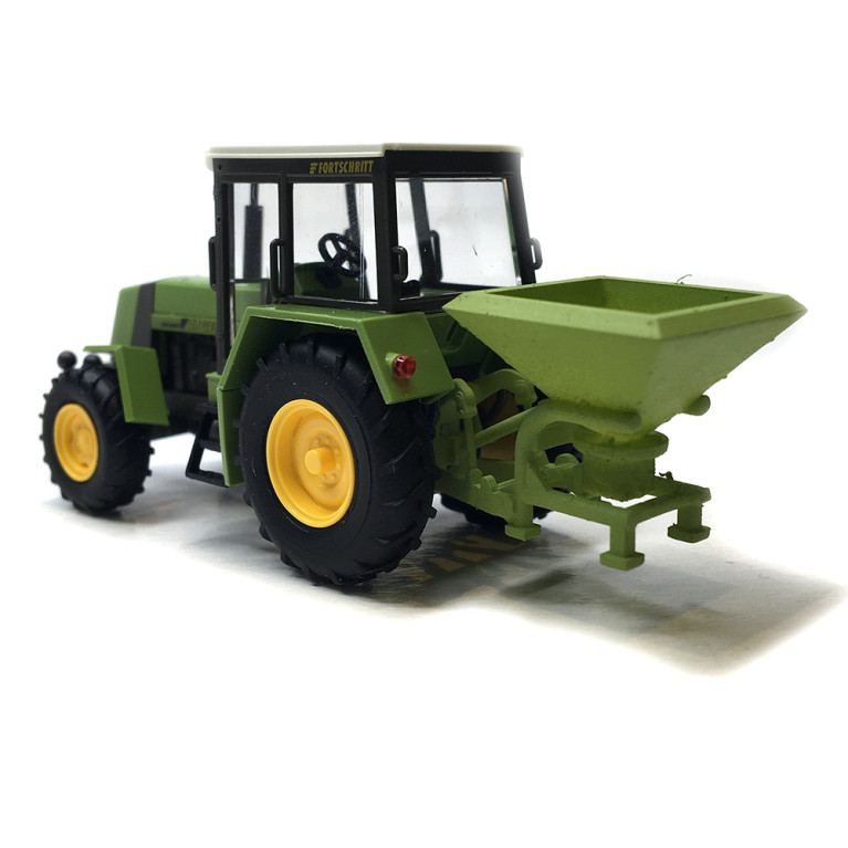 Tracteur, Fortschritt ZT 323A, épandeur d'engrais, vert - BUSCH 50424 - HO 1/87