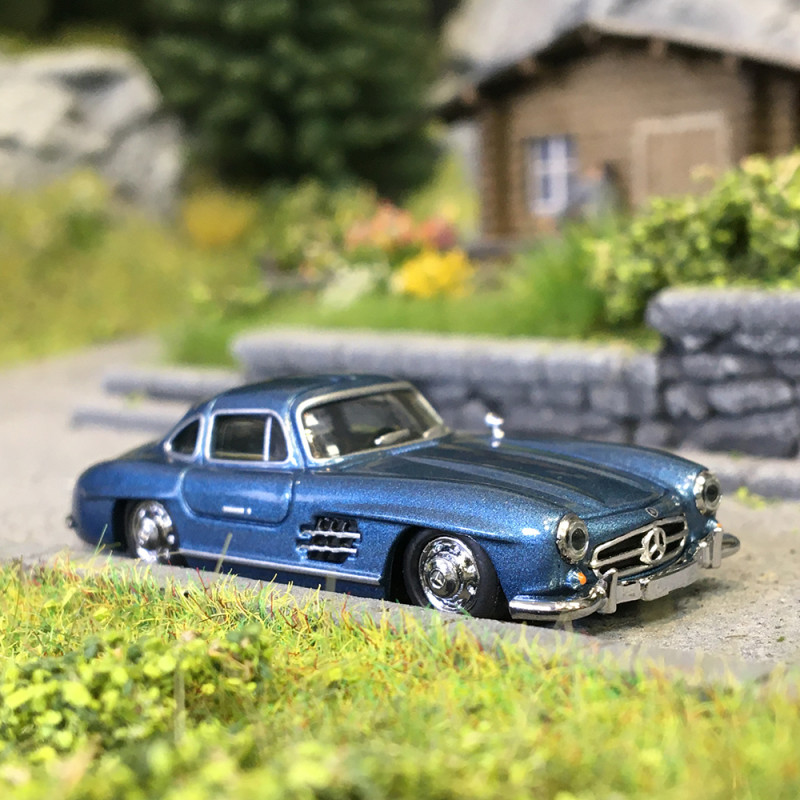 Mercedes-Benz 300 SL, portes papillon, bleu clair - HERPA 430975-002 - HO 1/87