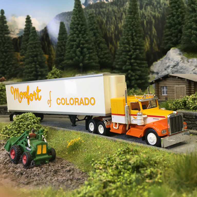 Semi remorque frigorifique, Kenworth W900, Montfort of Colorado, 1977 - BREKINA 86256 - HO 1/87