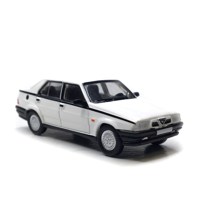 Alfa Roméo 75, blanc, 1988 - PCX 870784 - HO 1/87