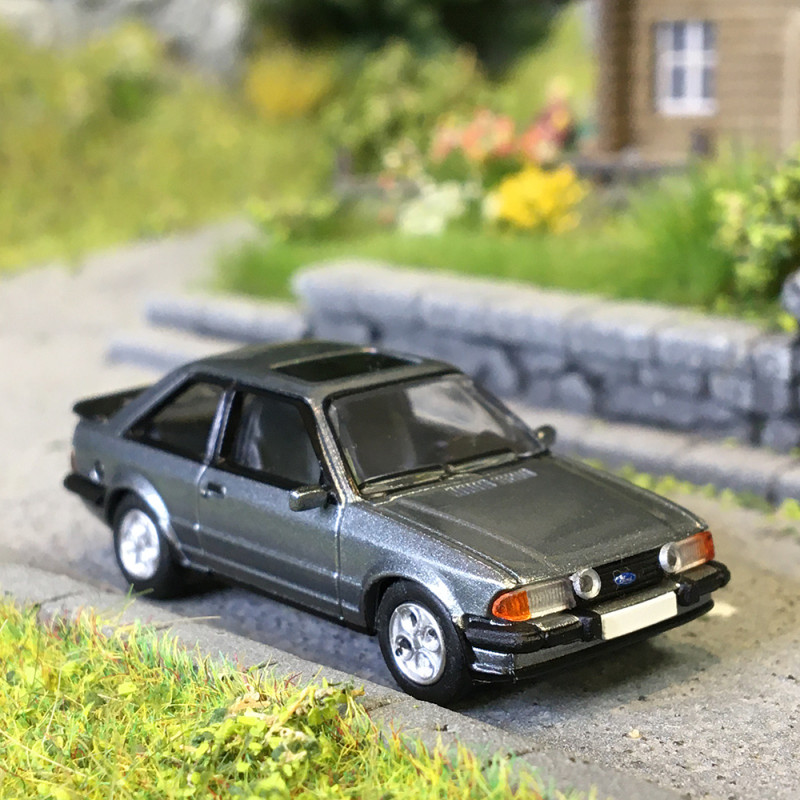 Ford Escort XR3, gris, 1982  - PCX 870790 - HO 1/87