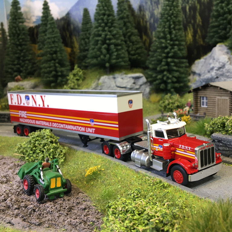 Semi-remorque tôlé, Peterbilt 359, FDNY, 1973 - BREKINA 85722 - HO 1/87