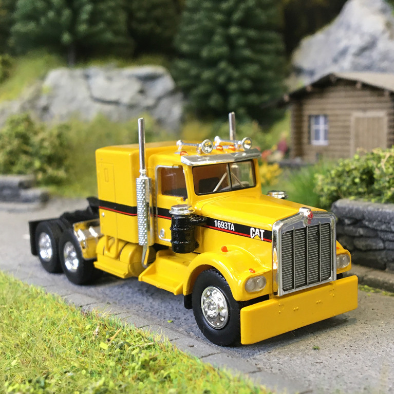Tracteur, CAT, Kenworth W900, jaune - BREKINA 86254 - HO 1/87