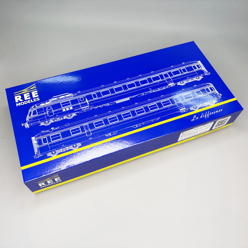 REE MB-262 -Automotrice RGP1, X 2732 + XR 7761, orange béton, Lyon Vaise, SNCF