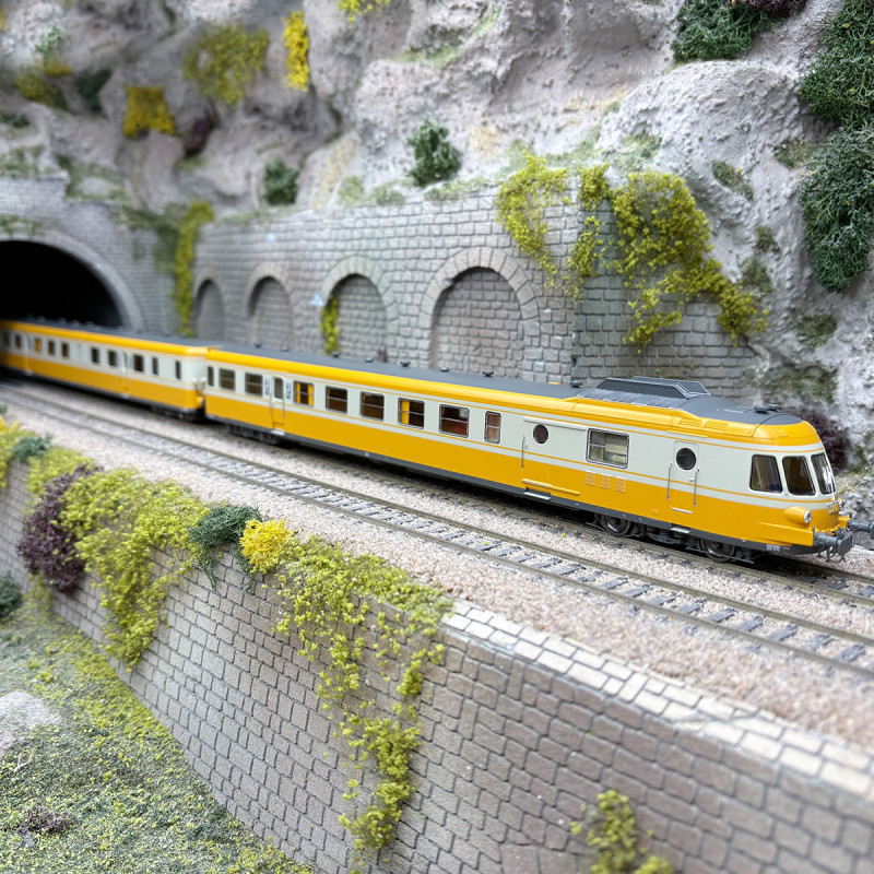 Automotrice RGP1, X 2732 + XR 7761, orange béton, Lyon Vaise, SNCF, Ep. IV - REE MB-262 - HO 1/87