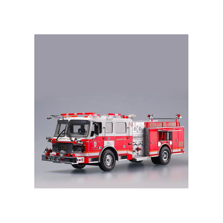 Camion pompier américain, LaFRANCE Eagle, 2002 - TRUMPETER 02506 - 1/25
