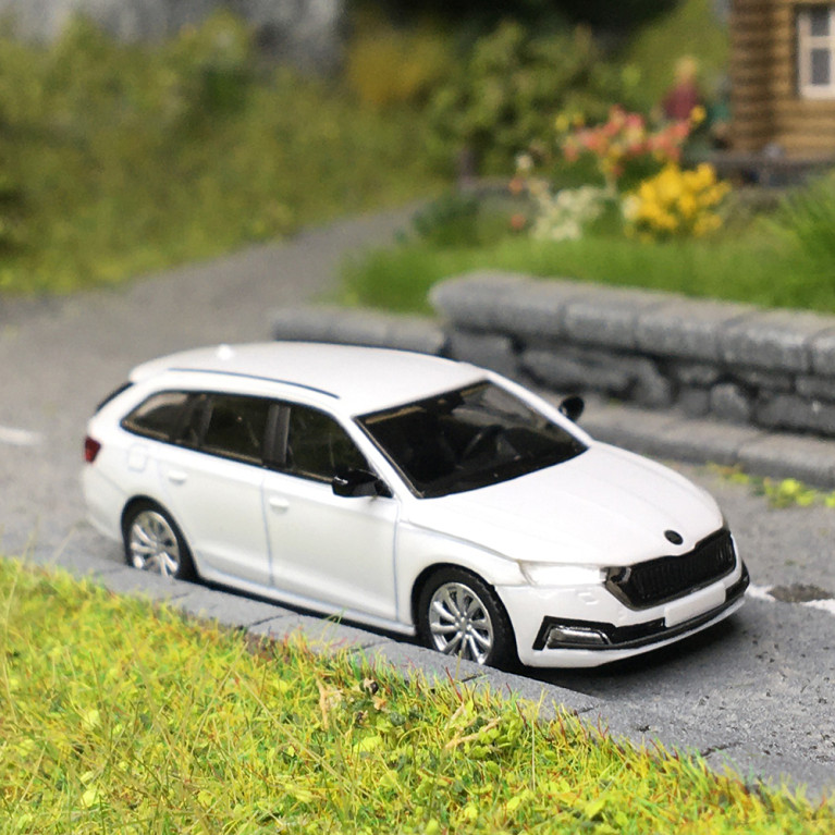 Skoda Octavia IV Combi, blanc, 2020 - PCX 870596 - HO 1/87
