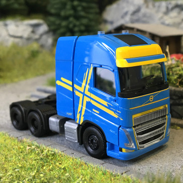 Volvo FH 16 GL XL 2020, tracteur porteur avec tour renforcée, 3 essieux, bleu - HERPA 318624-003 - HO 1/87