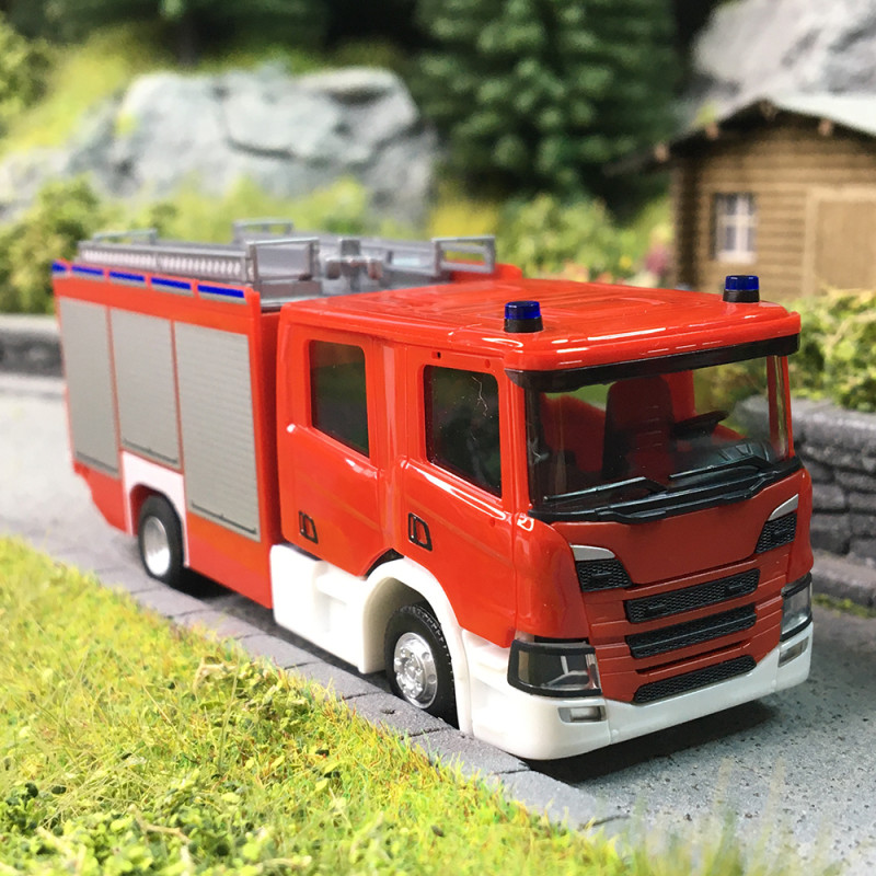 Scania CP28, véhicule de secours incendie, à cabine double - HERPA 098892 - HO 1/87