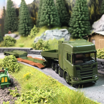 Scania CR 20HD, armée Danoise, semi-remorque surbaissé - HERPA 747295 - HO 1/87