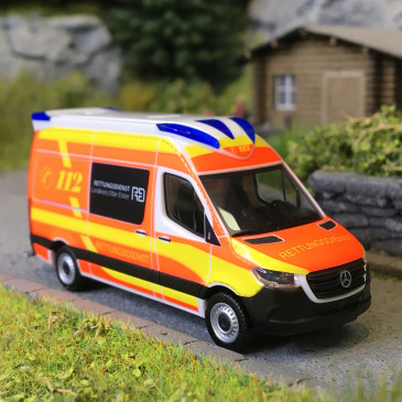 Mercedes Sprinter '18, Ambulance, service médical d'urgence du distric d'Elbe-Elster, Brandebourg - HERPA 099042 - HO 1/87