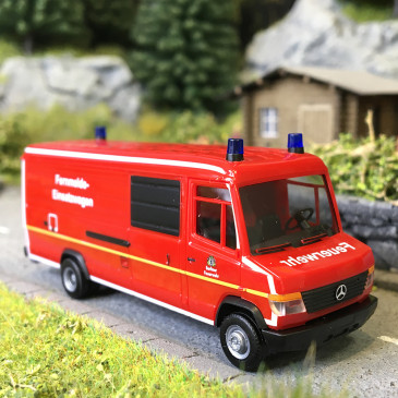Mercedes Benz Vario box, véhicule de communication et service incendie de BERLIN - HERPA 099073 - HO 1/87