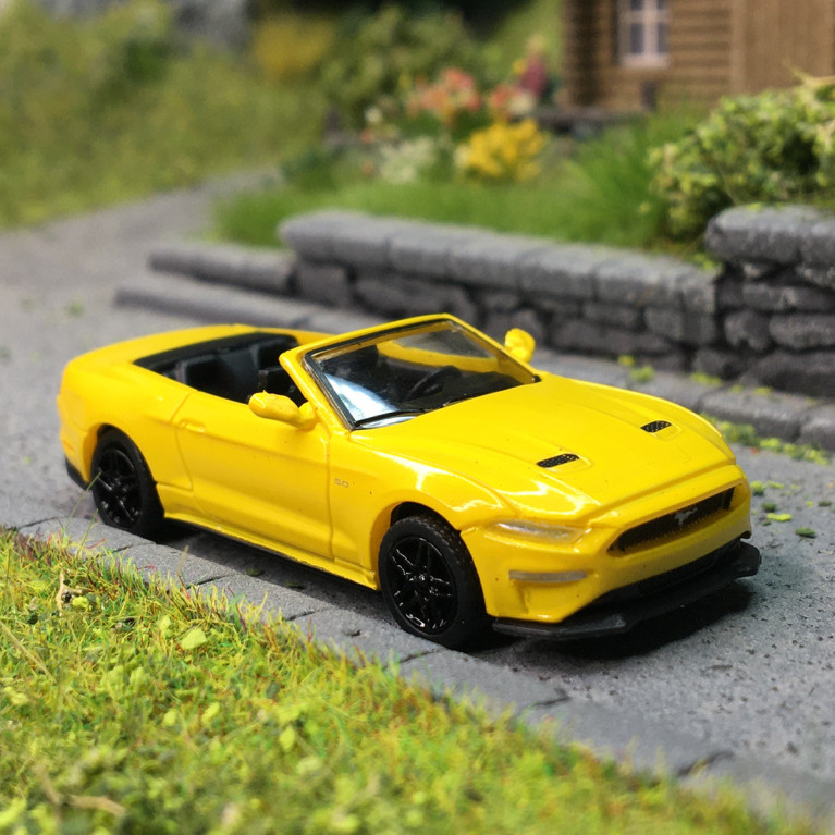Ford Mustang VI, cabriolet, jaune, 2020 - PCX 870566 - HO 1/87