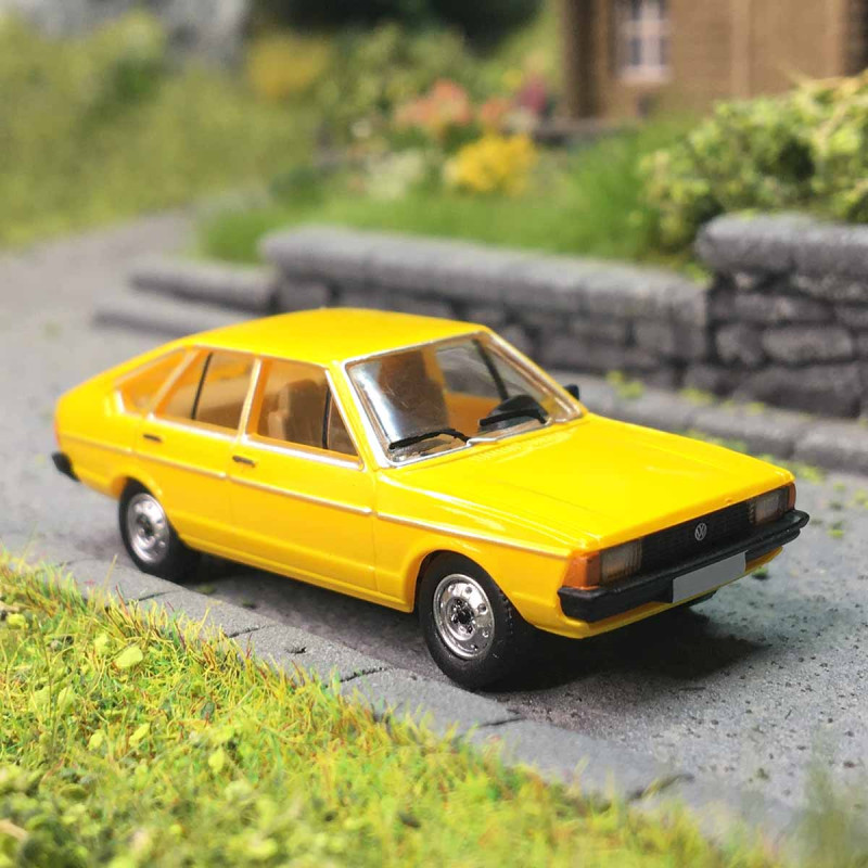 Volkswagen Passat B1, jaune, 1977 - PCX 870781 - HO 1/87