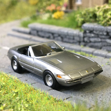 Ferrari 365 GTS, gris, 1969 - BREKINA 22943 - HO 1/87