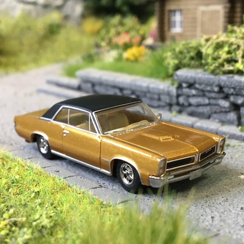 Pontiac GTO, coupé, or métallisé, noir, 1965 - BREKINA 18104 - HO 1/87