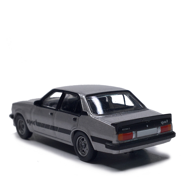 Opel ascona B, gris, 1979 - PCX 871693 - HO 1/87