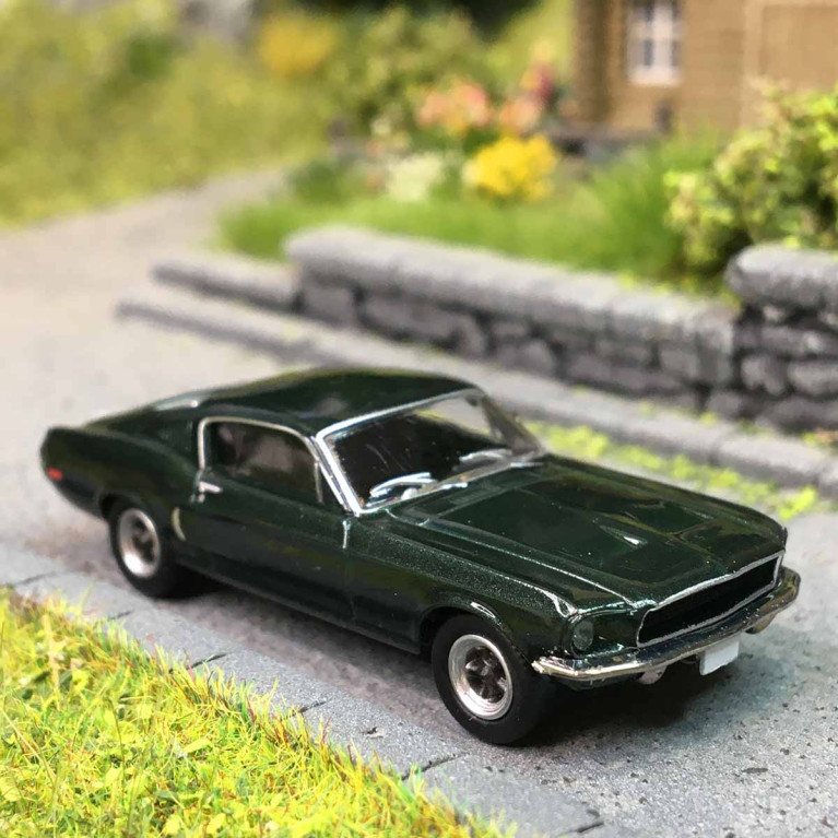 Ford Mustang, fastback, vert métallisé, 1968 - BREKINA 19600 - HO 1/87