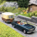 Peugeot 403, cabriolet, vert métallisé, avec caravane Eriba, 2 figurines - SAI 2539.1 - HO 1/87