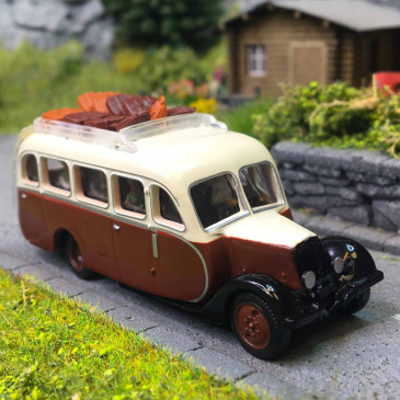 Autocar Citroën U23, marron, blanc, 6 figurines, bagages - SAI 1610 - HO 1/87